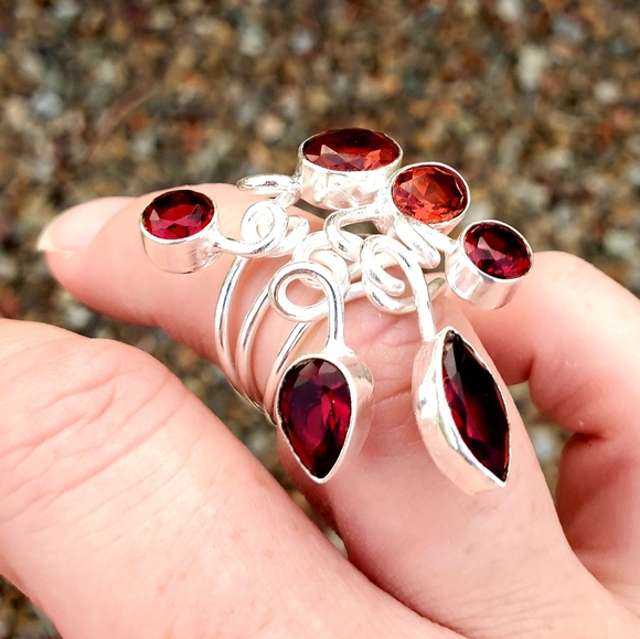 New Twisted Garnet Silver Ring. - Picture 1 of 12